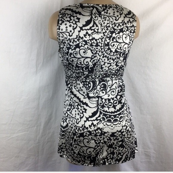 Express 100% silk Black & White Sleeveless Top M - Picture 3 of 9